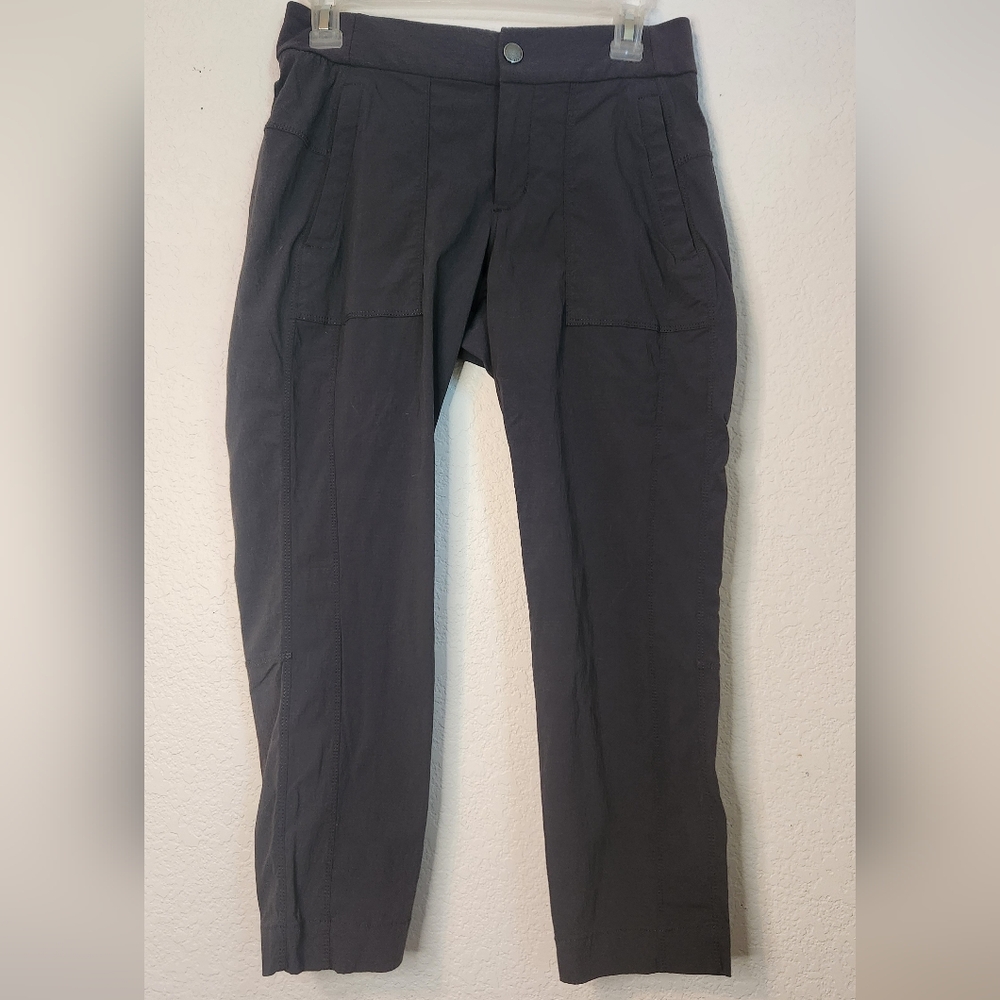 Athleta Trekkie Crop Pant in Flagstone Gray, Size 2 - Picture 2 of 12